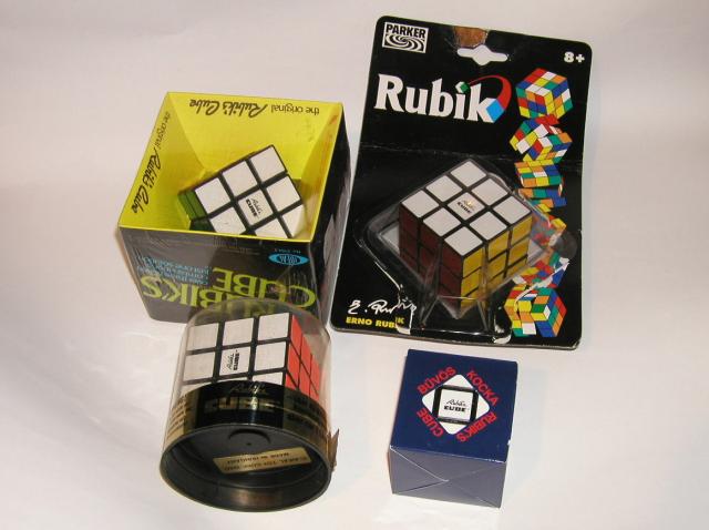 Different packagings for licensed cubes
